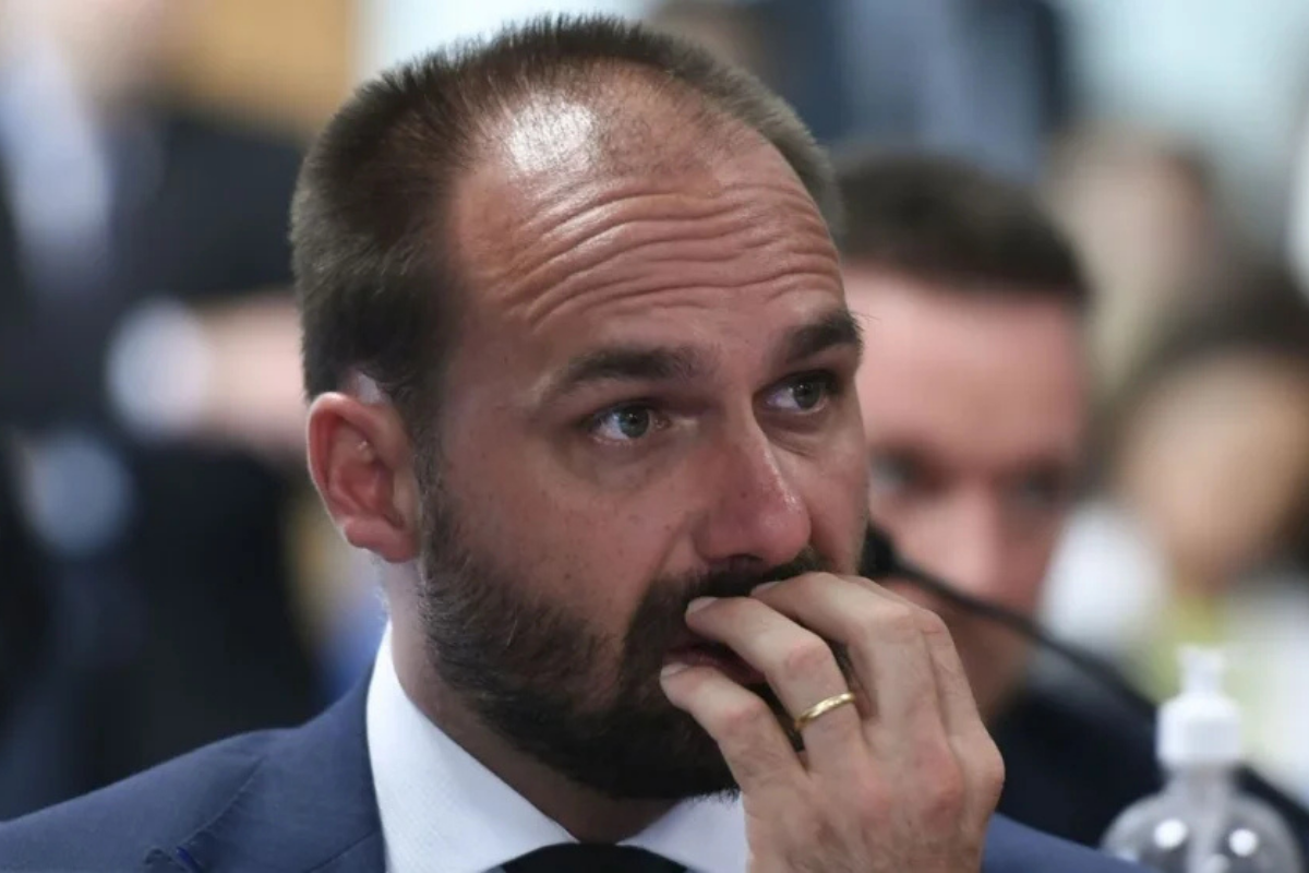 Política: Eduardo Bolsonaro é citado em contrato de filme
