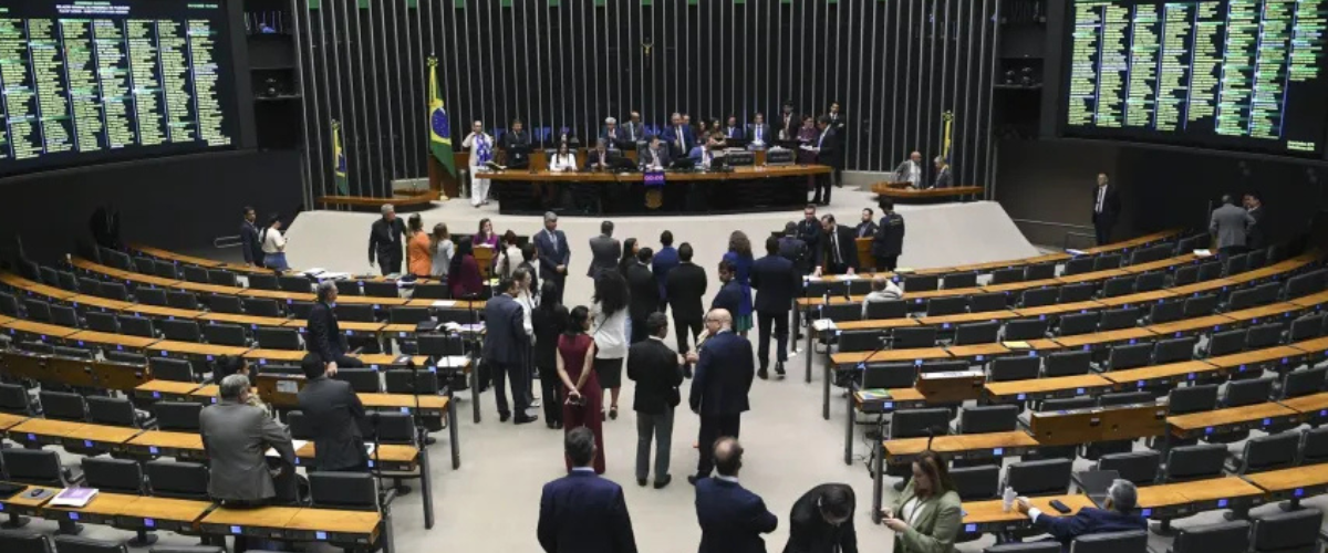 Trabalho: Câmara destrava votação da PEC 6x1