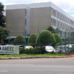Energia: Aneel mantém bandeira amarela em junho