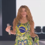 Shakira faz show histórico para 2 milhões no Rio
