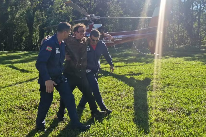 Trilheiro é encontrado vivo após 5 dias em mata