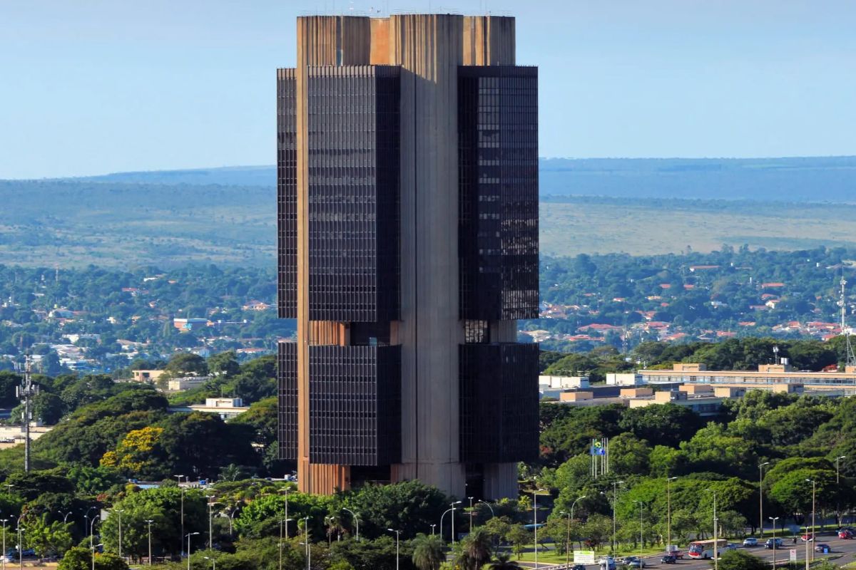 Economia: Mercado eleva inflação e vê Selic a 14%