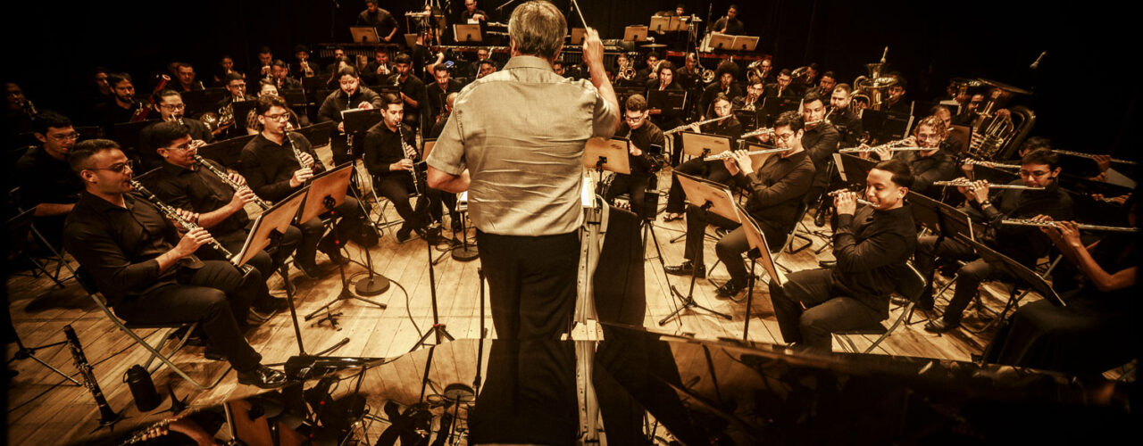 Banda Sinfônica da UECE leva concerto inédito ao São Luiz