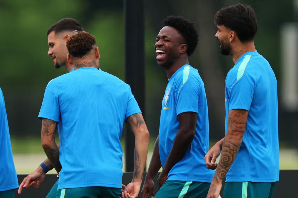 Brasil define time para duelo contra a Escócia