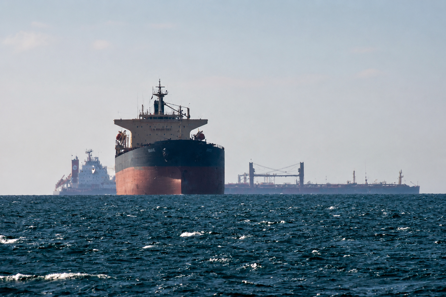 Oriente: Irã alerta navios no Estreito de Ormuz