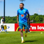 Copa: Neymar volta a treinar com o elenco