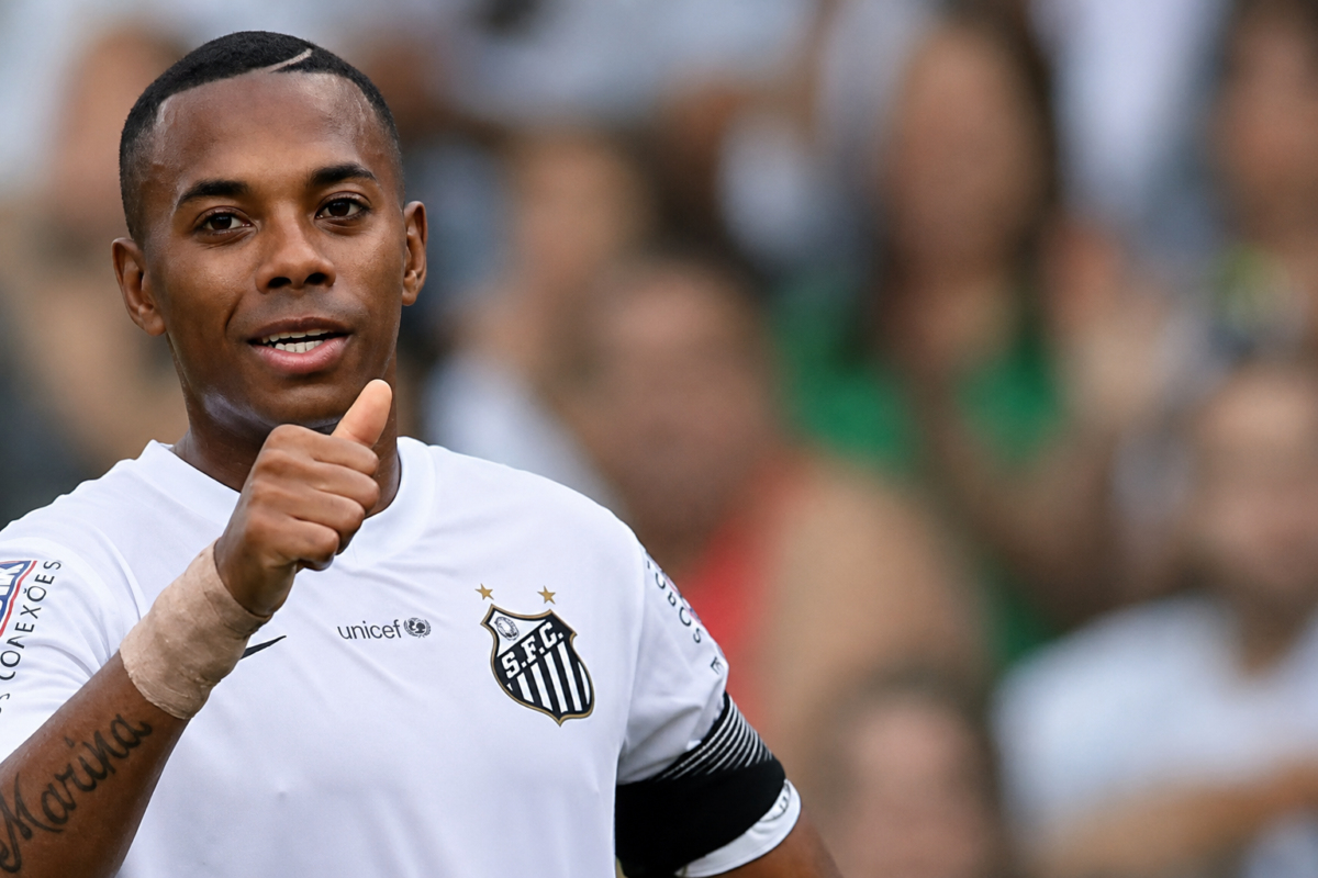 Justiça: Defesa de Robinho pede revisão ao STF