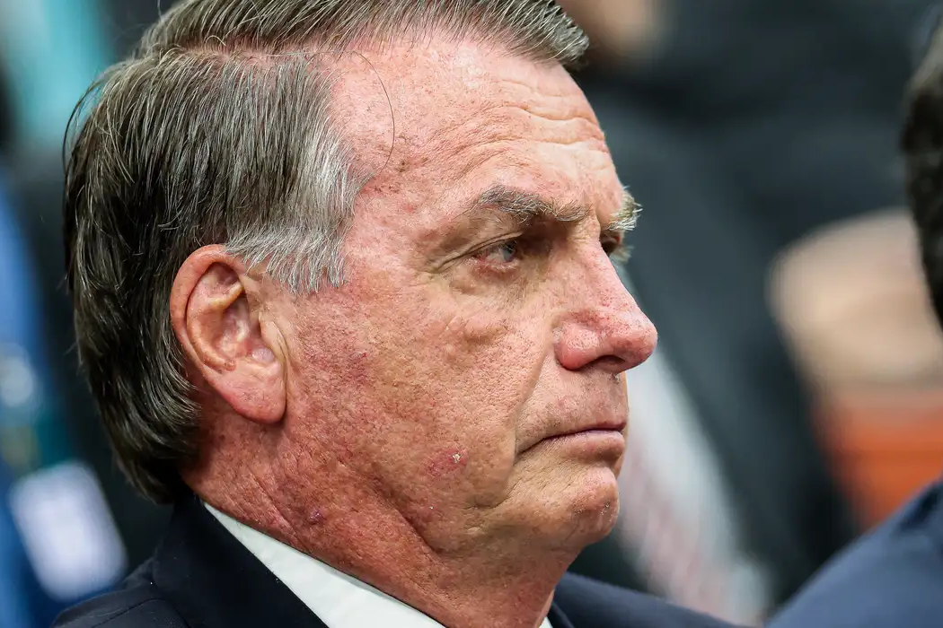Moraes avalia futuro da prisão de Bolsonaro