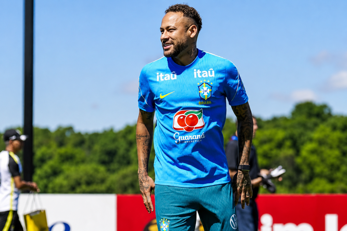 Neymar treina sem limitações e pode estrear pelo Brasil