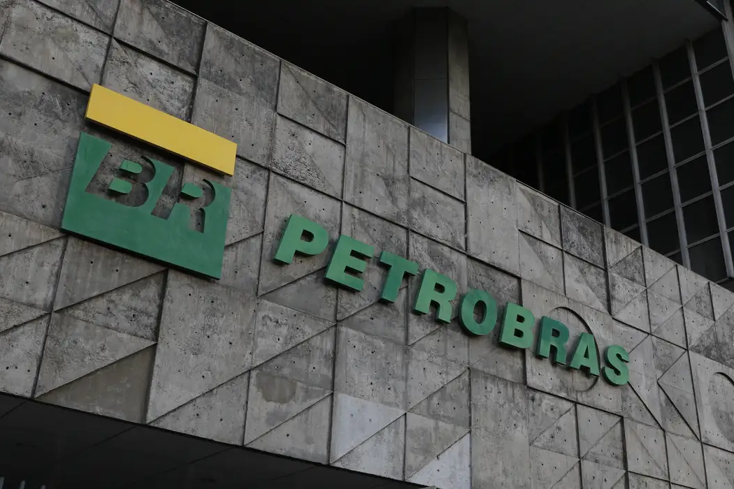 Petrobras reduz preço do diesel a partir desta segunda
