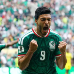 Copa: México vence estreia com festa e expulsões
