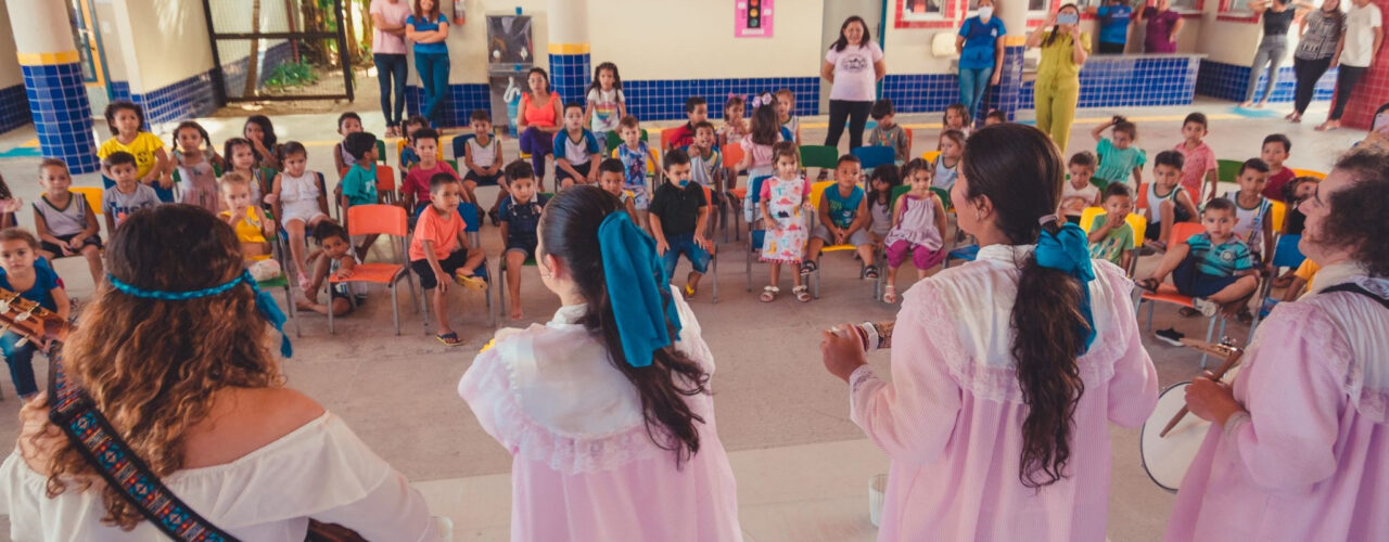 Projeto leva teatro para bebês a oito cidades do Ceará