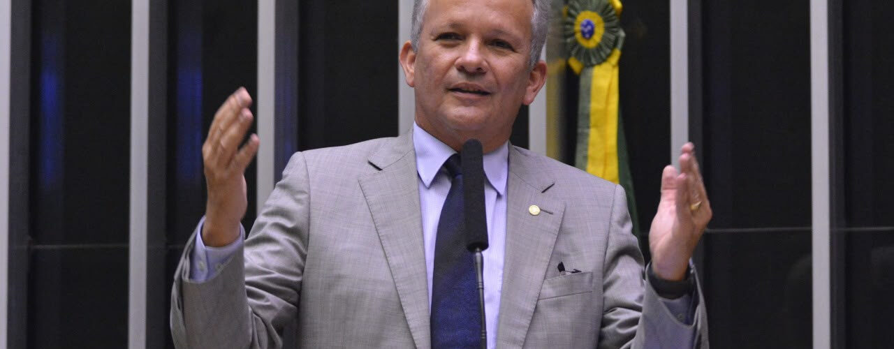 André Figueiredo assume liderança do PDT na Câmara