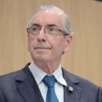 Dino bloqueia R$ 6,1 milhões de Eduardo Cunha