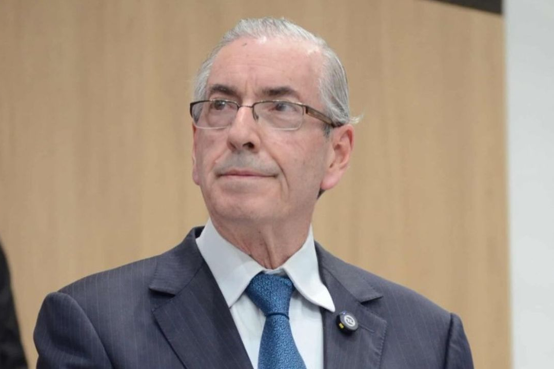 Dino bloqueia R$ 6,1 milhões de Eduardo Cunha