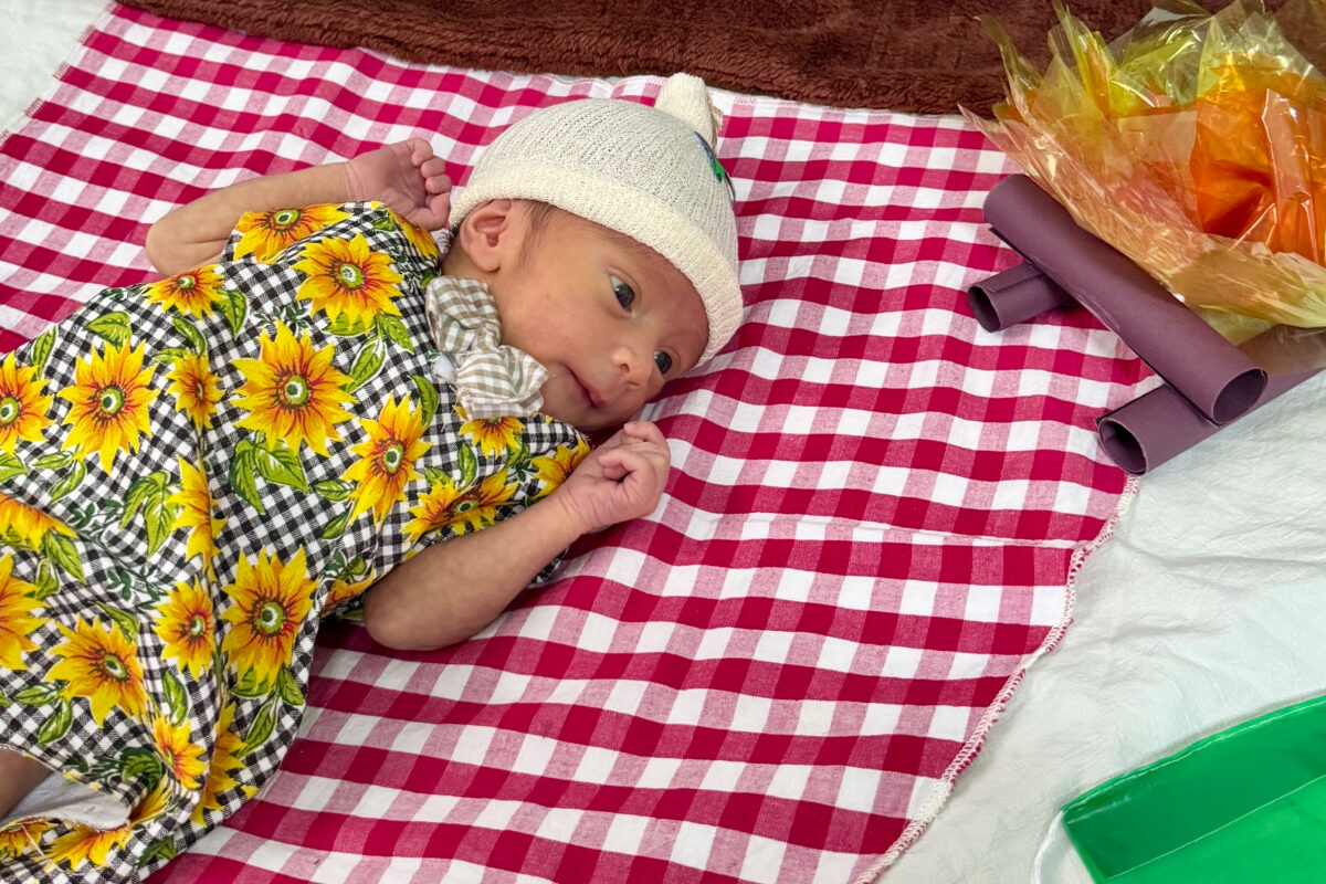 Ensaio junino encanta bebês na Neonatologia da Santa Casa
