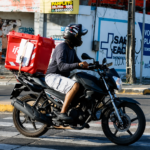 Governo lança programa para financiar motos de entregadores