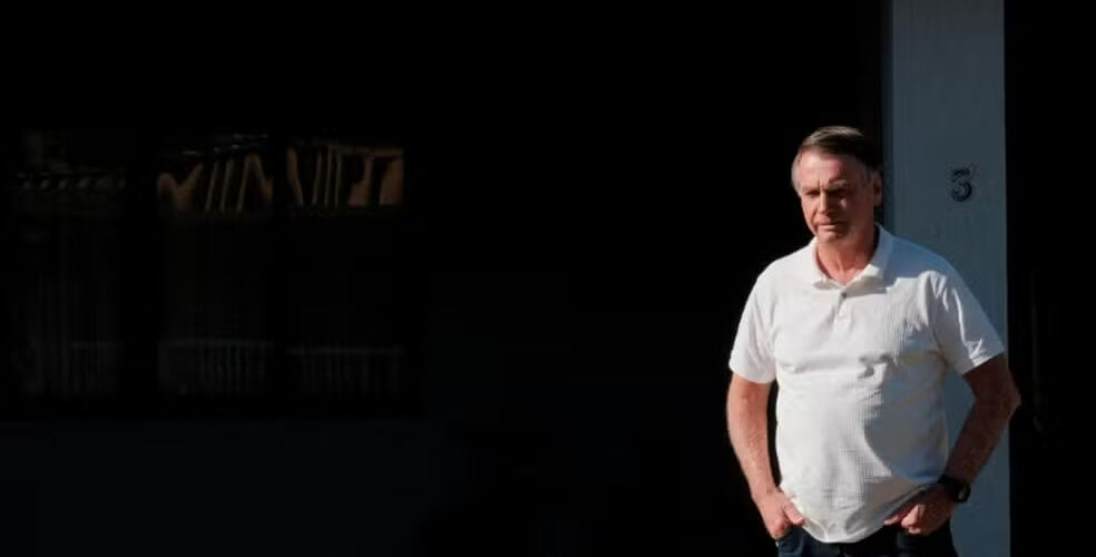 PF faz buscas por armas na casa de Bolsonaro em Brasília