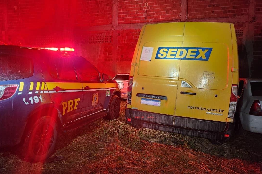 PRF apreende veículo clonado na BR-116 em Fortaleza