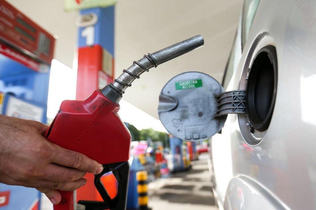 Economia: Combustíveis ficam mais baratos nos postos