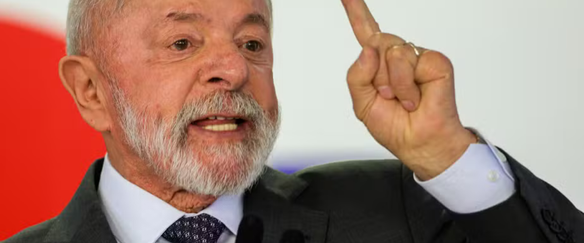 Política: Lula mantém estratégia contra tarifa dos EUA