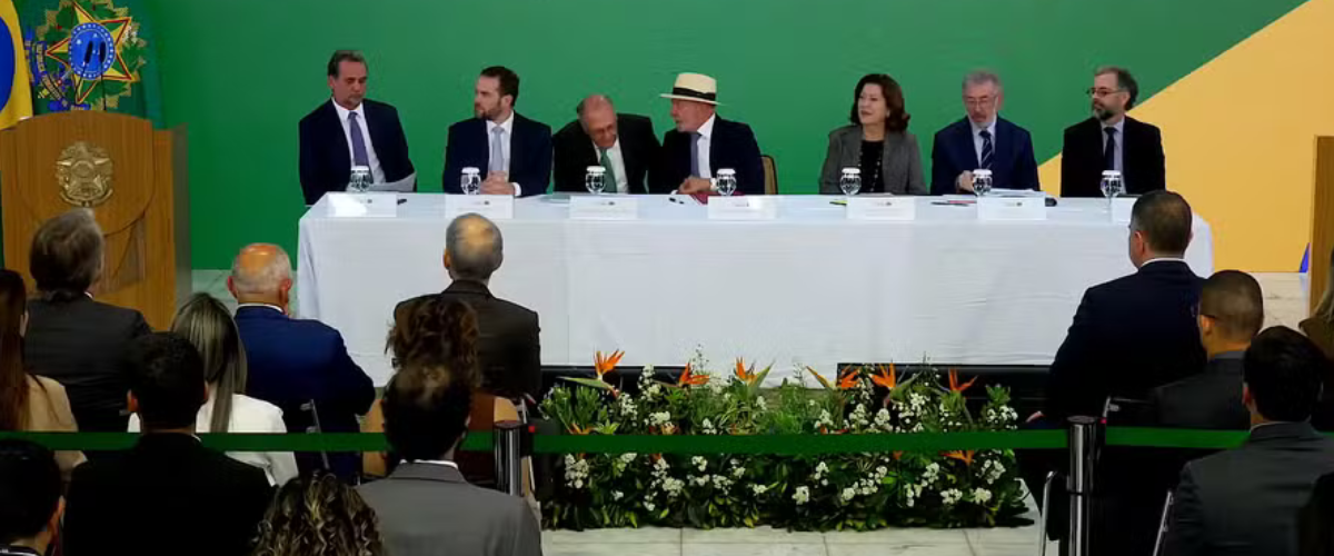 Economia: Lula libera crédito contra tarifaço
