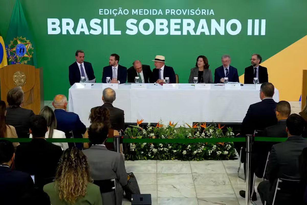 Economia: Lula libera crédito contra tarifaço