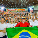 Política: PT oficializa Elmano à reeleição no Ceará
