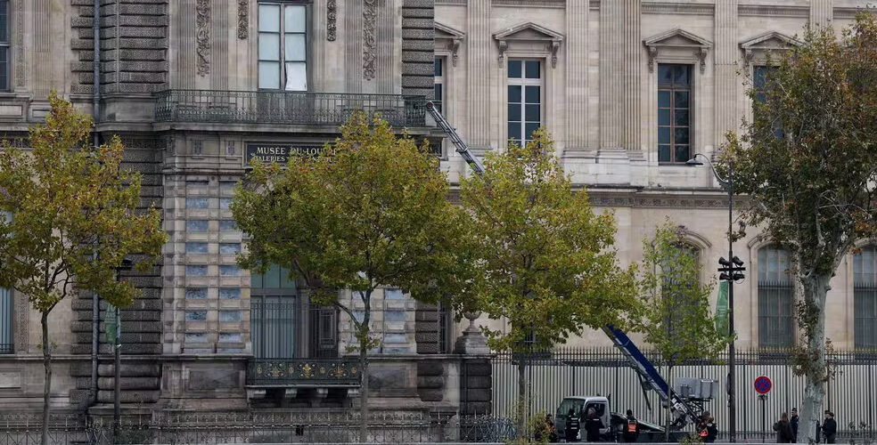 Suspeitos revelam pagamento por roubo ao Louvre