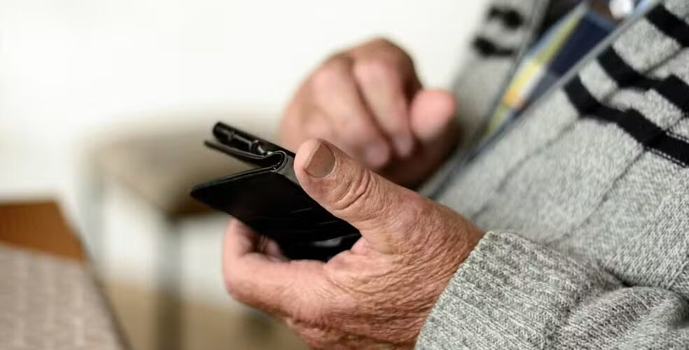 Uso da internet cresce entre idosos, aponta IBGE