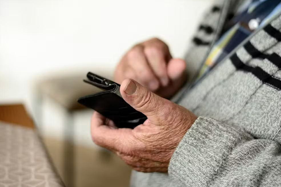 Uso da internet cresce entre idosos, aponta IBGE