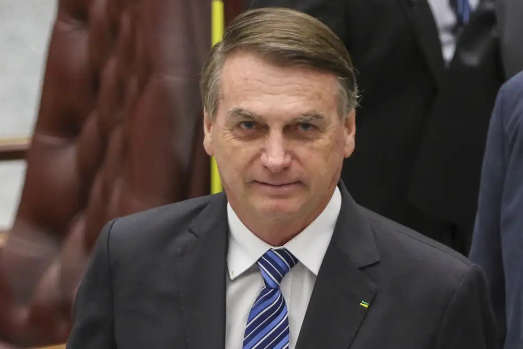 Justiça: Moraes mantém Bolsonaro em casa