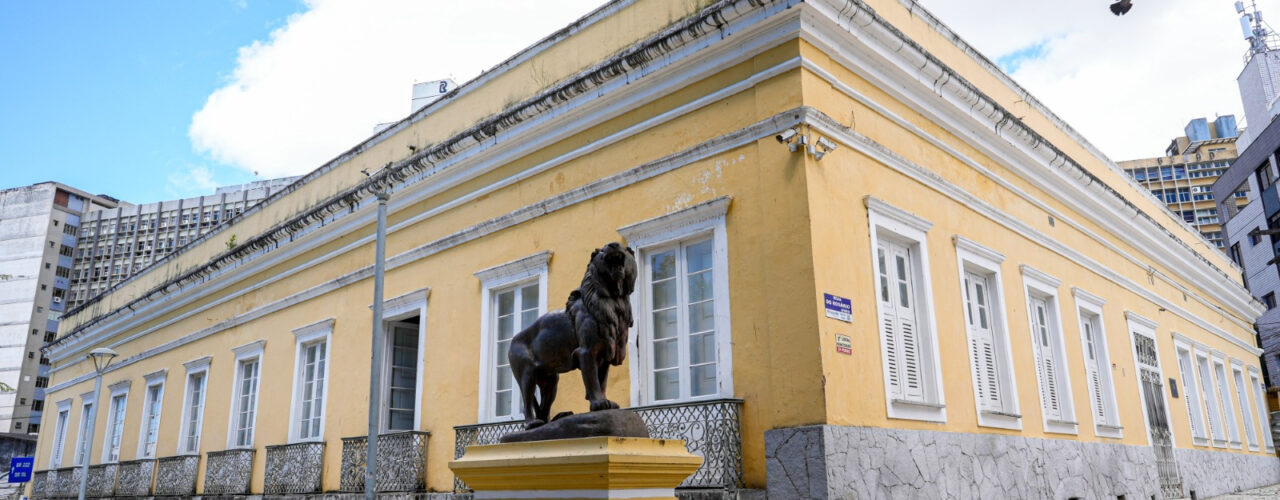 ACL celebra 132 anos com homenagem a Fortaleza