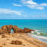 Turismo: Jericoacoara reúne dunas, lagoas e mar