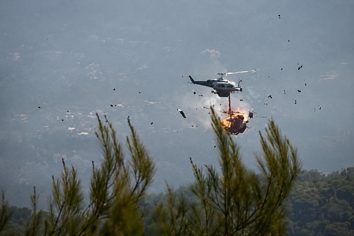 Mundo: Helicópteros colidem e deixam 2 mortos