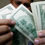 Mercado: Dólar recua 1,82% em julho e Bolsa sobe 3,5%