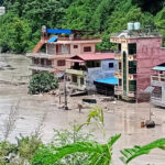 Inundação deixa 384 desaparecidos no Nepal e Tibete