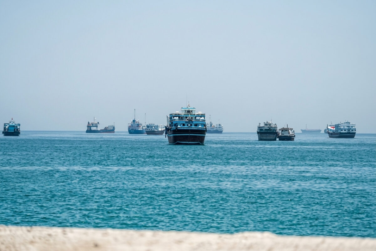 Irã libera passagem de petroleiros do Iraque