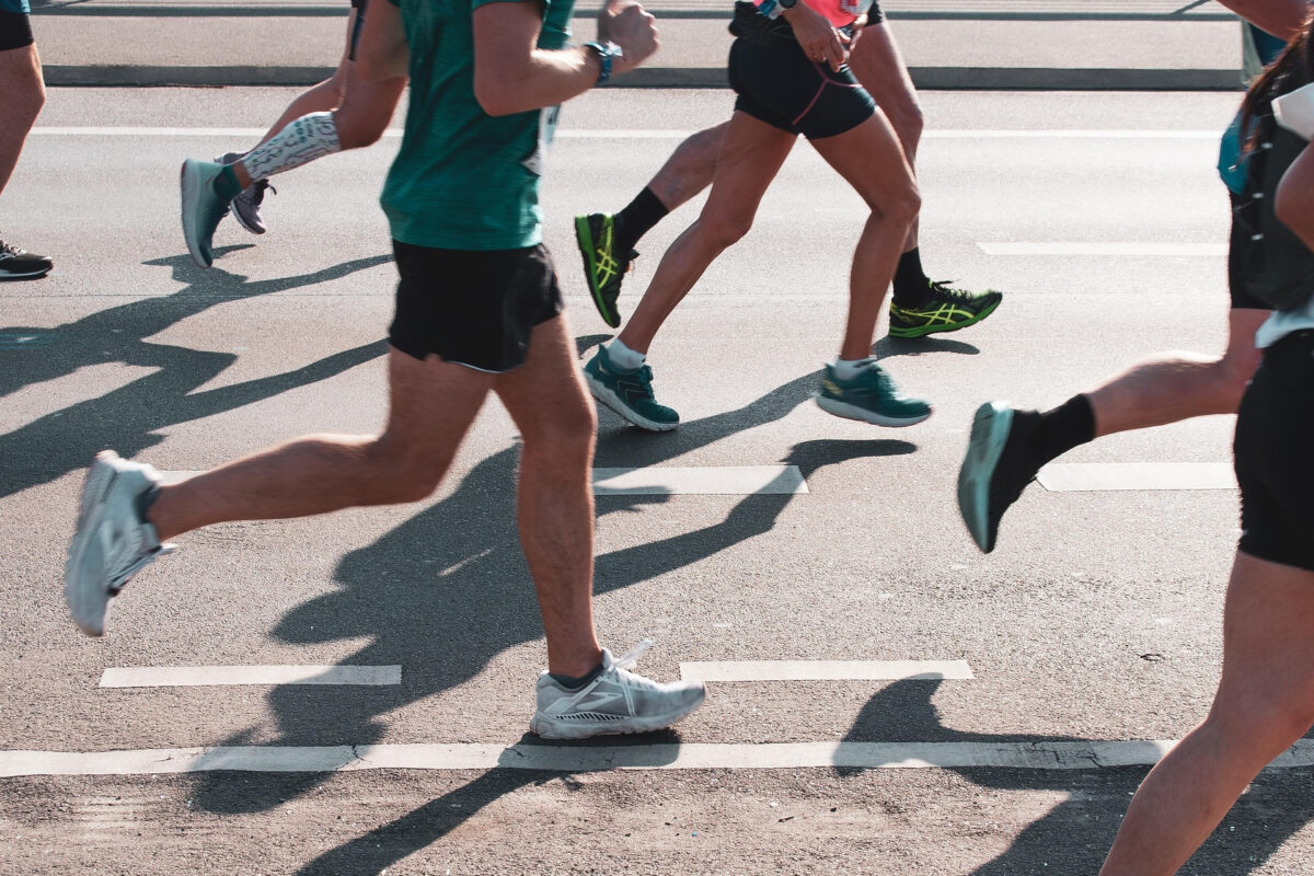 Lesões esportivas crescem com corrida e musculação