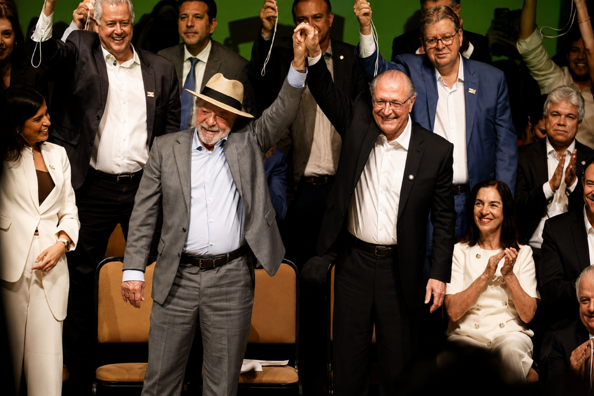 Política: PV oficializa apoio à reeleição de Lula