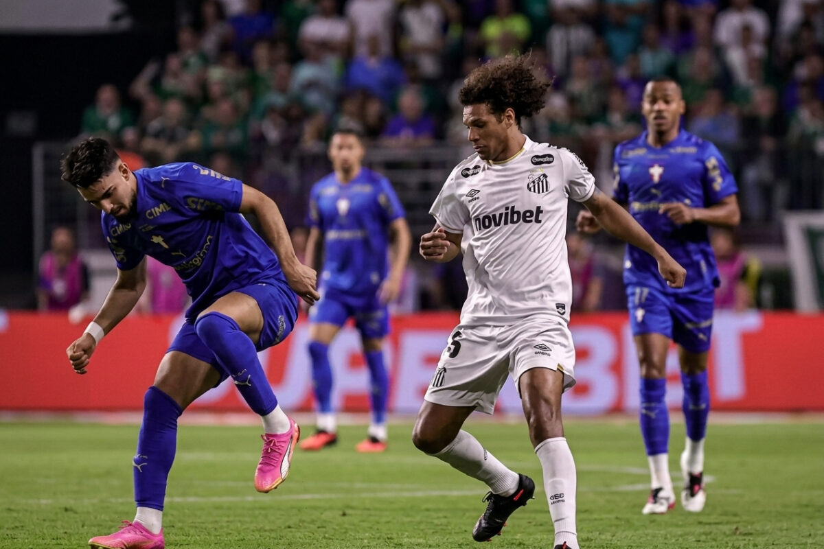Palmeiras goleia Santos e abre vantagem na Copa do Brasil