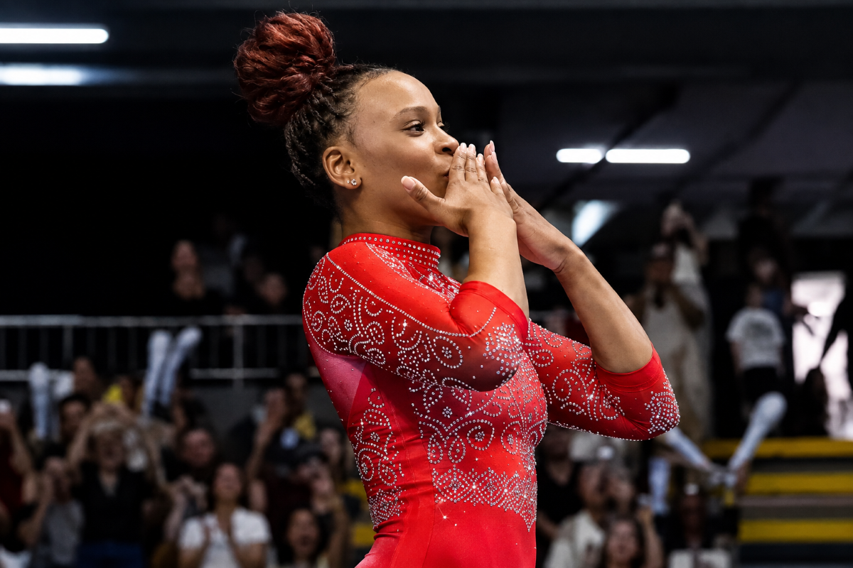 Esporte: Rebeca faz maior nota do mundo no salto