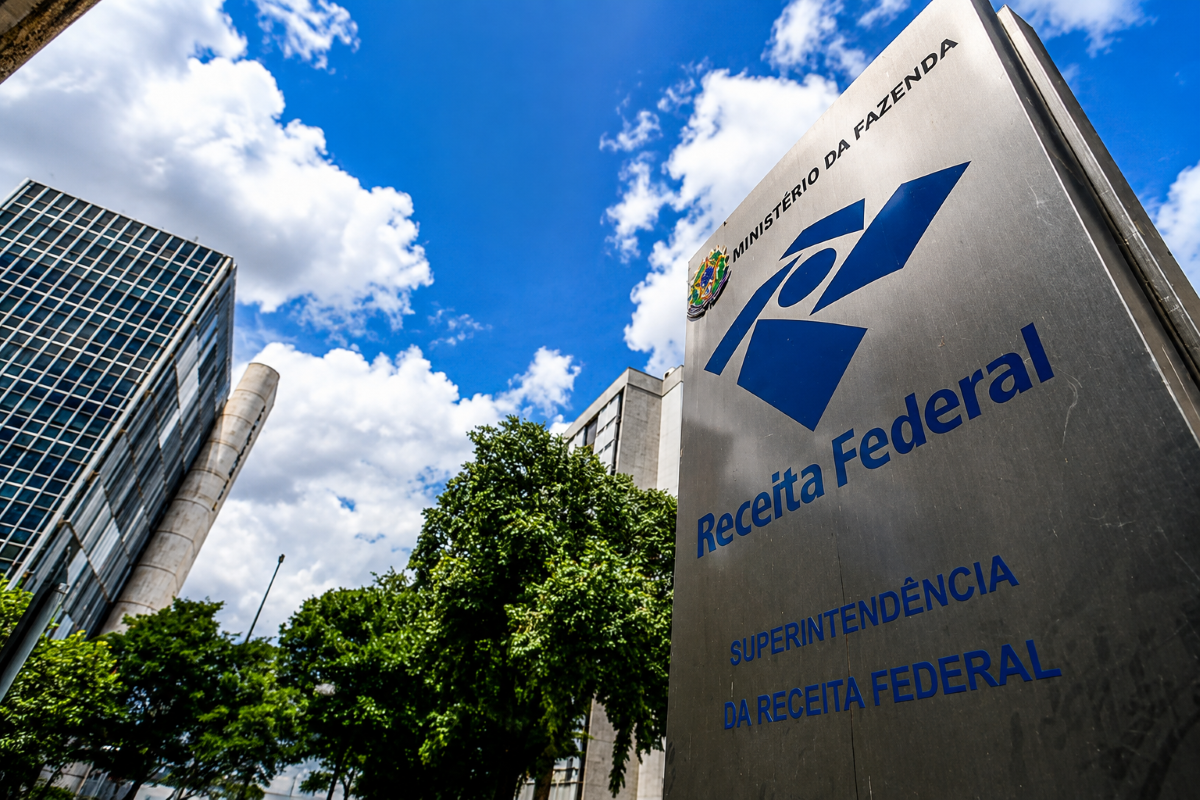 Economia: Carga tributária bate recorde no país