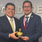 Roberto Victor recebe Troféu Ernando Uchôa Lima