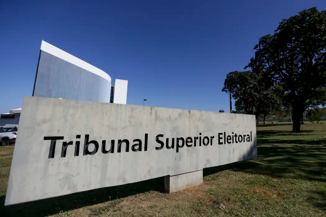 TSE cria conselho para monitorar IA nas eleições