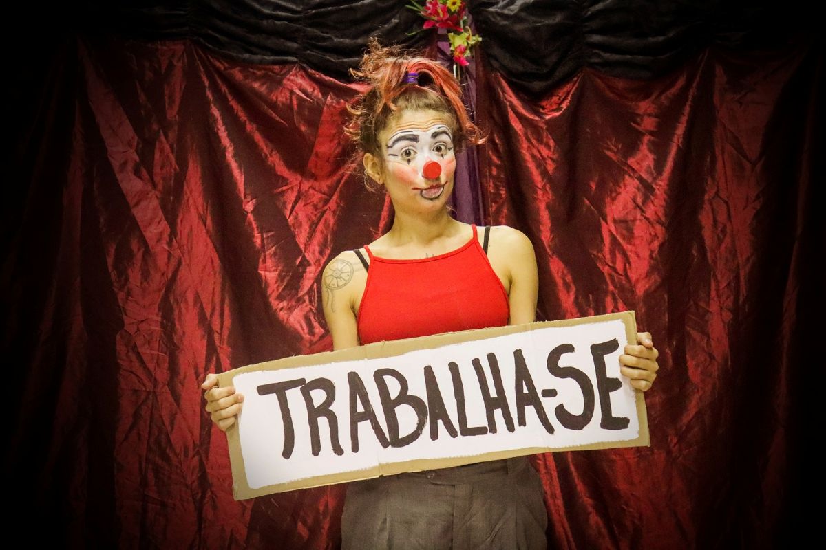 Cultura: Espetáculo discute trabalho com palhaçaria