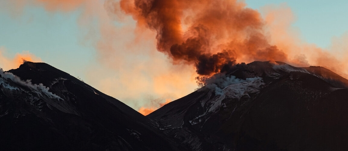 Aeroporto na Itália fecha após atividade do Etna