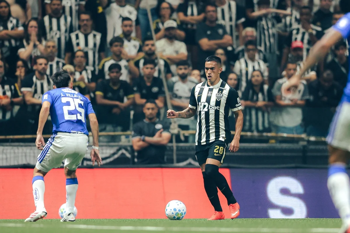 Atlético-MG vira sobre Cruzeiro e vai à semifinal da Copa do Brasil