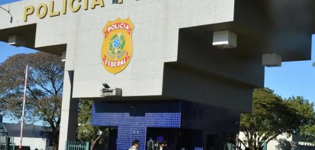 Delegados criticam afastamento do chefe da PF