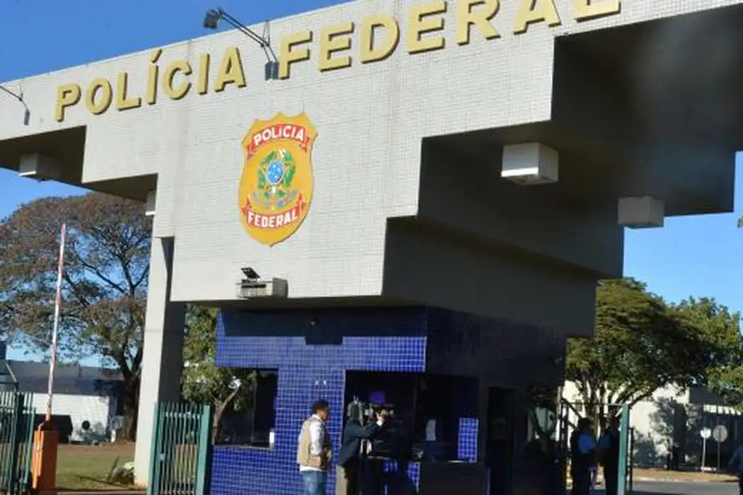 Delegados criticam afastamento do chefe da PF